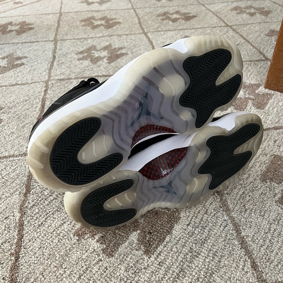 Air Jordan 11 Retro 72-10 - Picture 4 of 10